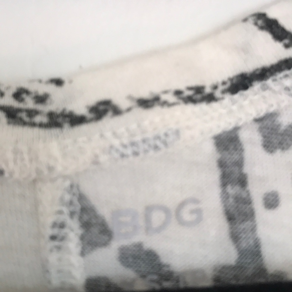 Patterned tank - Picture 3 of 3